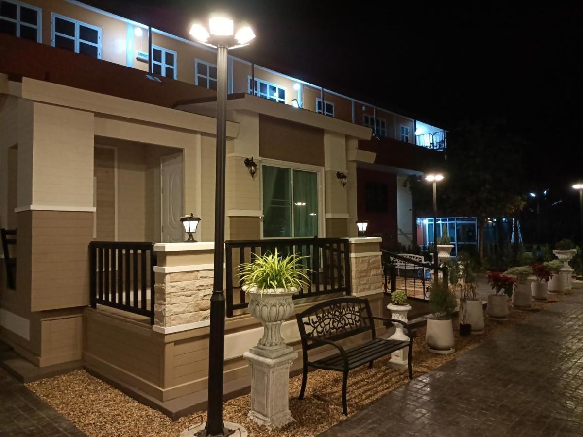 Bed and Breakfast Khaoyaitriplefive Ban Thung Sawang Exterior foto