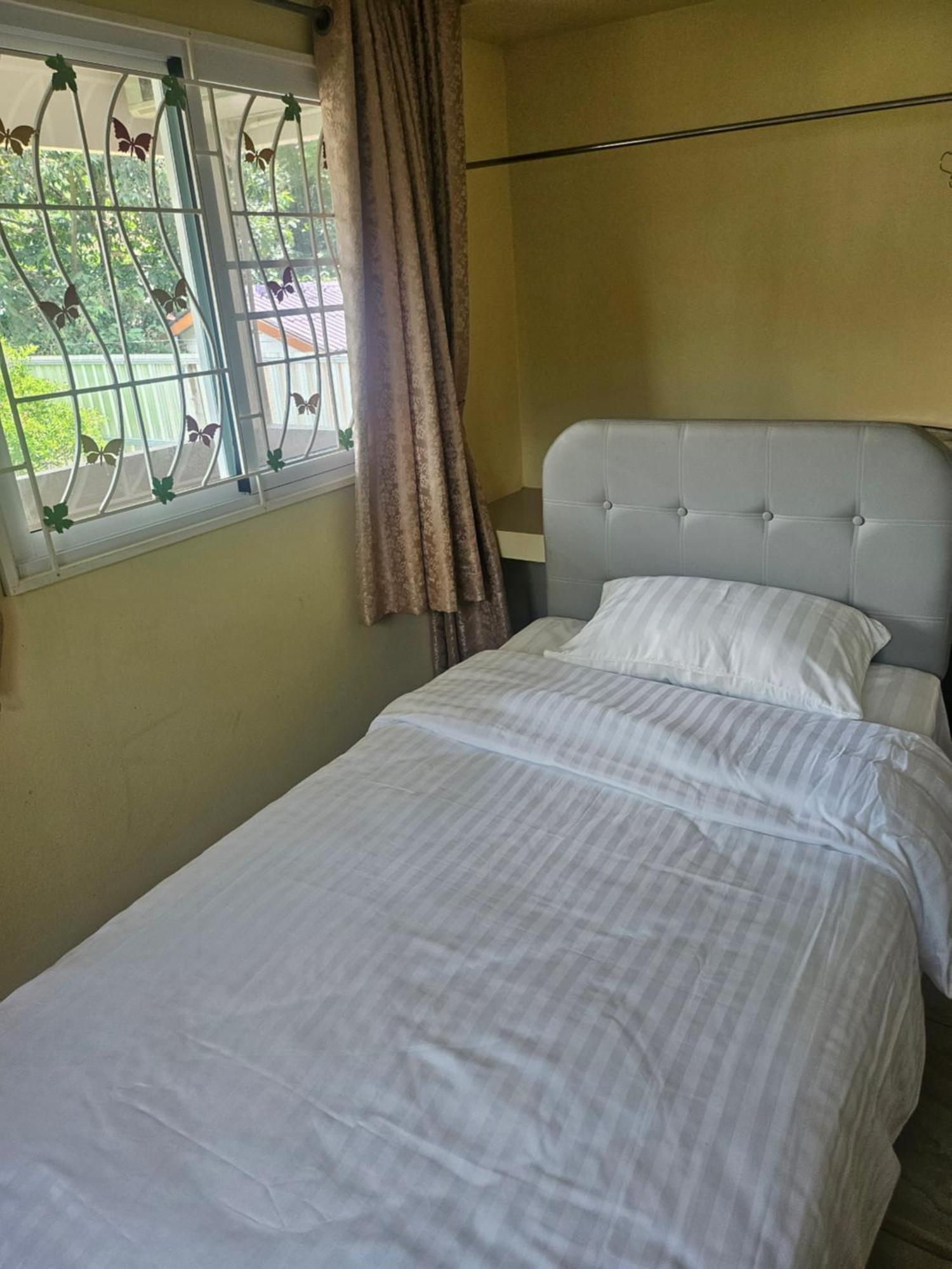 Bed and Breakfast Khaoyaitriplefive Ban Thung Sawang Exterior foto